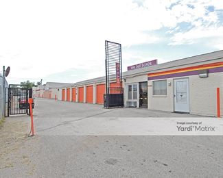 Photo 2 of Public Storage - 109 East 31st Street, Independence, MO