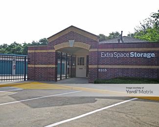 Photo 2 of Extra Space Storage - 2315 Old Mill Road, Sugar Land, TX