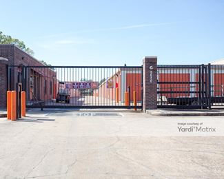Photo 3 of Public Storage - 9630 Hillcroft Street, Houston, TX