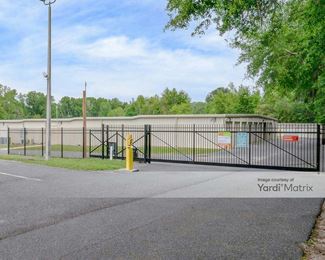 Photo 3 of iStorage - 13701 NW US Highway 441, Alachua, FL