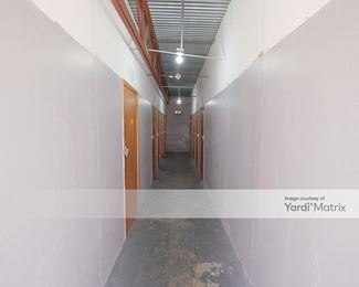 Photo 4 of CubeSmart Self Storage - 3735 Mangum Road, Houston, TX