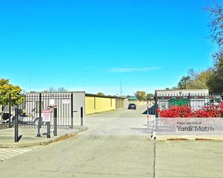 Photo 2 of StorageMart - 2222 Guthrie Avenue, Des Moines, IA