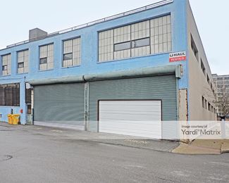 Photo 2 of W-Ave Self Storage - 1335 Convention Plaza, St. Louis, MO