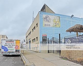 Photo 3 of W-Ave Self Storage - 1335 Convention Plaza, St. Louis, MO