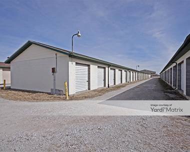 Storage Units for Rent available at 200 South Moreland Road, Bethalto, IL 62010