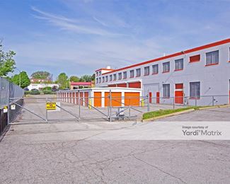 Photo 3 of A Storage Inn - 4677 Lansdowne Avenue, St. Louis, MO