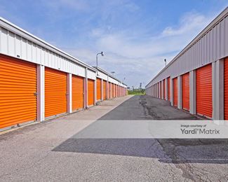 Photo 4 of A Storage Inn - 4677 Lansdowne Avenue, St. Louis, MO