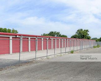 Photo 3 of Storage Rentals of America - 3715 Horseshoe Lake Road, Pontoon Beach, IL