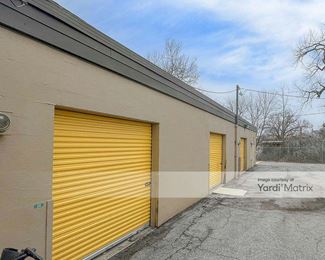Photo 2 of Extra Space Storage - 8524 Manchester Road, Brentwood, MO
