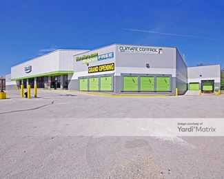 Photo 4 of Store Space Self Storage - 8319 Jennings Road, Jennings, MO
