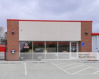 Photo 2 of Big Red Self Storage - 8270 Karl Ridge Road, Lincoln, NE