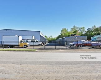 Photo 4 of Extra Space Storage - 4961 Covington Way, Memphis, TN