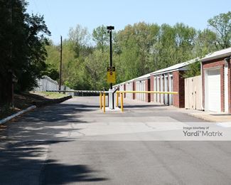 Photo 2 of U-Stor Self Storage - 5570 Summer Avenue, Memphis, TN