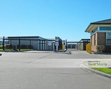 Storage Units for Rent available at 4933 East Broadway Avenue, Des Moines, IA 50317