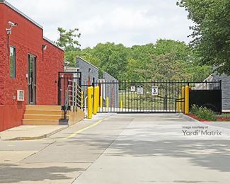 Photo 2 of StorageMart - 6525 Center Street, Windsor Heights, IA