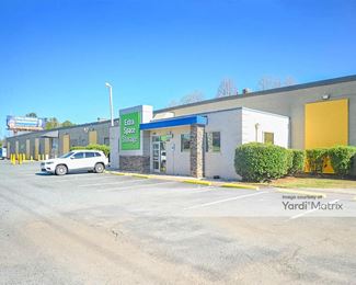 Photo 1 of Storage Rentals of America - 5800 Brookshire Blvd, Charlotte, NC