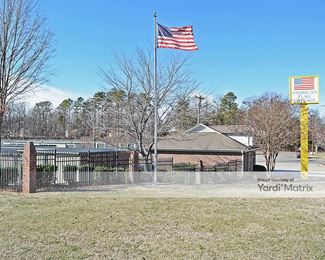 Photo 2 of American Flag Self Storage - 1102 Merritt Drive, Greensboro, NC