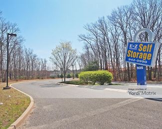 Photo 3 of CubeSmart Self Storage - 925 New Hampshire Avenue, Lakewood, NJ