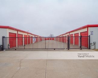 Photo 3 of Public Storage - 3745 NW 166th Street, Edmond, OK