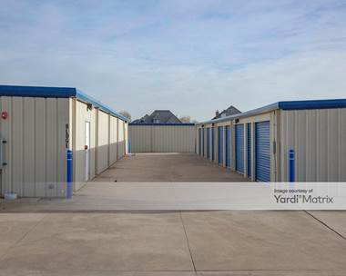 Storage Units for Rent available at 5802 NW 164th Street, Edmond, OK 73013