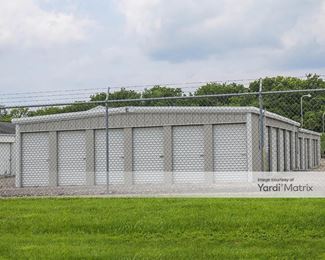 Photo 3 of J-J Store-Lock - 2935 Terry Drive, Middletown, OH