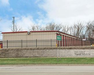 Photo 4 of Storage Rentals of America - 29180 Van Born Road, Westland, MI