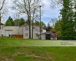 Photo 2 of iStorage - 30320 Beck Road, Wixom, MI