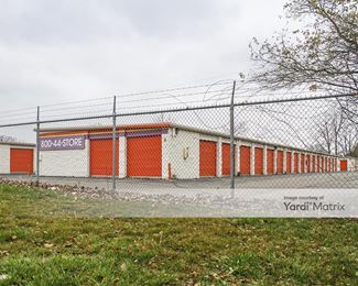 Photo 4 of Public Storage - 24305 Mound Road, Warren, MI