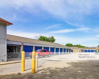Photo 2 of iStorage - 41250 Garfield Road, Clinton Township, MI