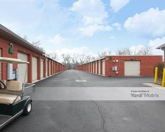 Photo 3 of iStorage - 24579 Ann Arbor Trail, Dearborn Heights, MI