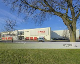 Photo 2 of Michigan Storage Centers - 15300 West 8 Mile Road, Oak Park, MI