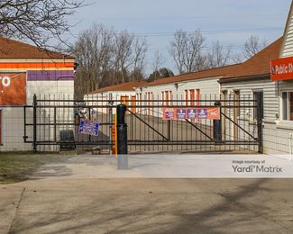 Photo 2 of Public Storage - 1901 East West Maple Road, Walled Lake, MI