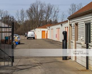 Photo 4 of Public Storage - 1901 East West Maple Road, Walled Lake, MI