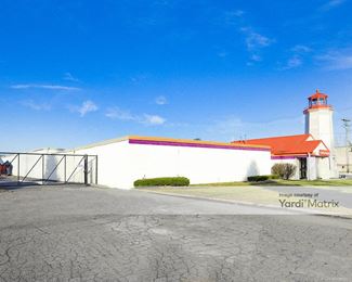 Photo 3 of Public Storage - 19350 West 8 Mile Road, Southfield, MI