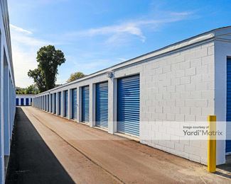 Photo 3 of National Storage Centers - 800 Martin Luther King Blvd South, Pontiac, MI