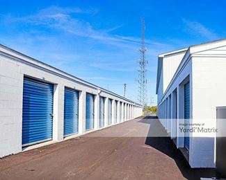 Photo 4 of National Storage Centers - 800 Martin Luther King Blvd South, Pontiac, MI