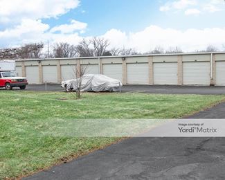 Photo 2 of iStorage - 20945 Link Road, Southfield, MI