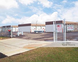 Photo 2 of Stop ‘N Lock Self Storage - 3800 Enterprise Drive, Allen Park, MI