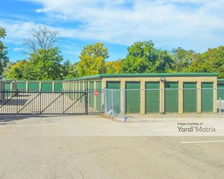 Photo 3 of iStorage - 10 Allegheny River Blvd, Verona, PA