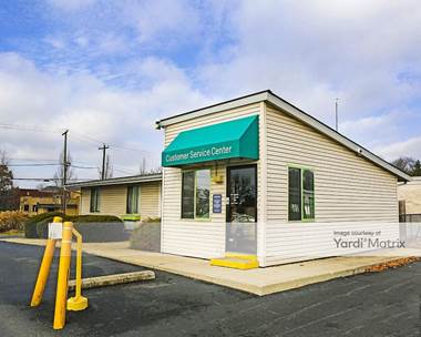 Storage Units for Rent available at 900 Urlin Avenue, Columbus, OH 43215