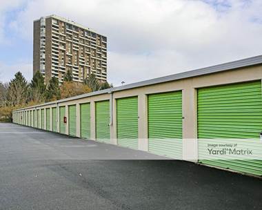 Storage Units for Rent available at 900 Urlin Avenue, Columbus, OH 43215