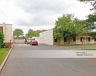 Photo 3 of Public Storage - 4780 Arlington Centre Blvd, Upper Arlington, OH