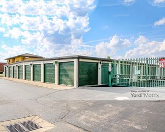 Photo 3 of Storage Inns of America - 2651 West Alex Bell Road, Moraine, OH