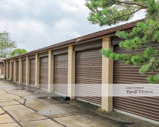 Photo 2 of Redi Storage - 17101 Rockside Road, Maple Heights, OH