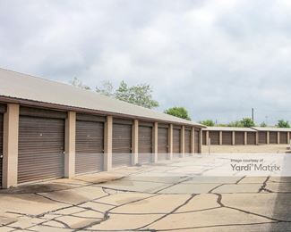 Photo 3 of Redi Storage - 17101 Rockside Road, Maple Heights, OH