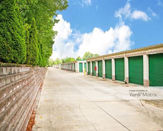Photo 2 of Summit Self Storage - 2007 Eastwood Avenue, Akron, OH
