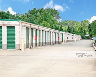 Photo 3 of Summit Self Storage - 2007 Eastwood Avenue, Akron, OH
