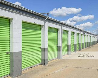 Photo 4 of Extra Space Storage - 1455 Broadway Avenue, Bedford, OH