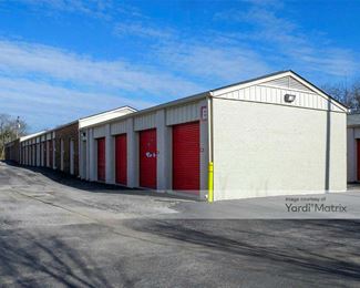 Photo 3 of iStorage - 4811 Central Avenue Pike, Knoxville, TN