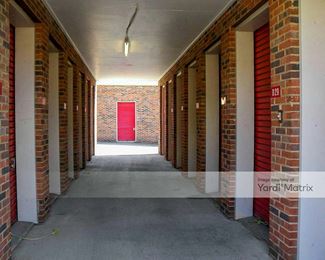 Photo 4 of iStorage - 4811 Central Avenue Pike, Knoxville, TN